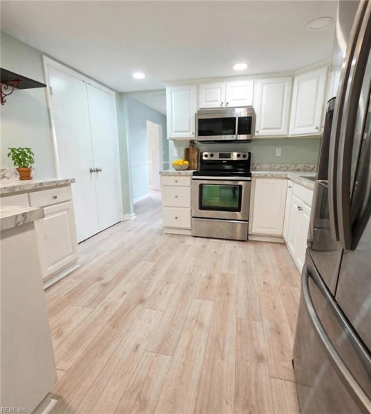 Photo 5 of 24 residential for sale in Virginia Beach virginia