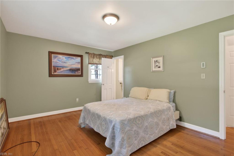Photo 23 of 48 residential for sale in Virginia Beach virginia