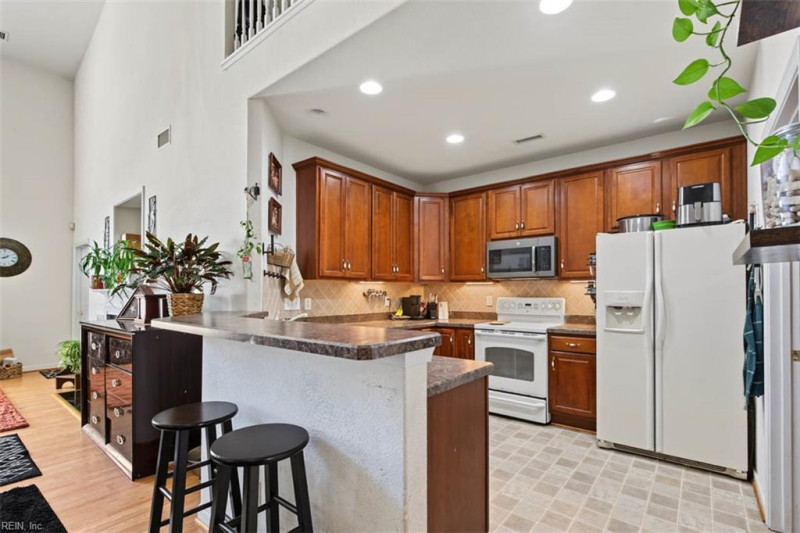 Photo 11 of 35 residential for sale in Chesapeake virginia