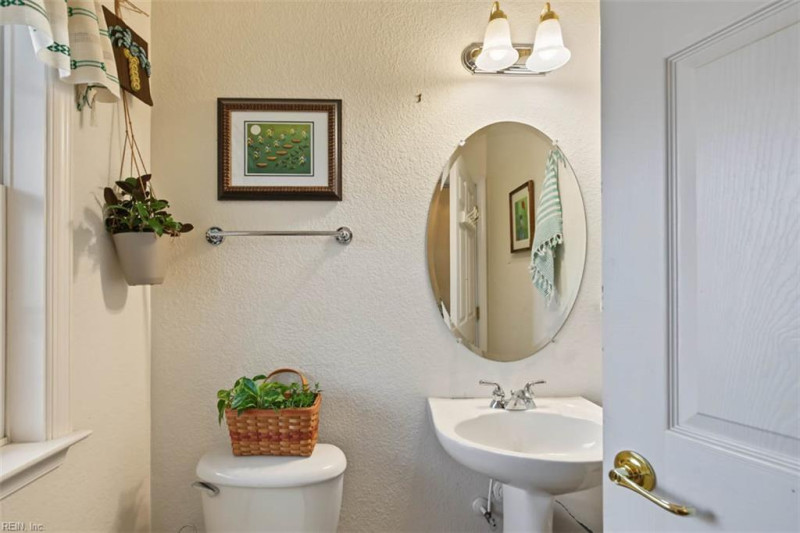 Photo 15 of 35 residential for sale in Chesapeake virginia