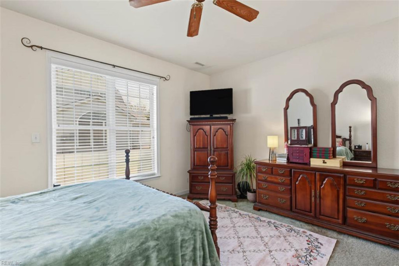 Photo 18 of 35 residential for sale in Chesapeake virginia