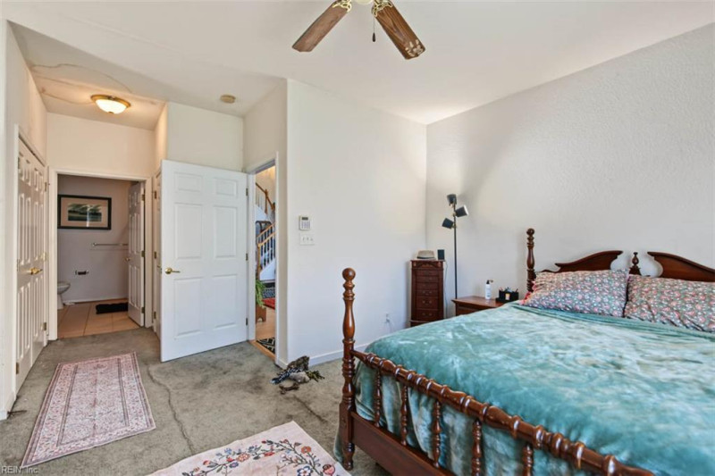 Photo 19 of 35 residential for sale in Chesapeake virginia