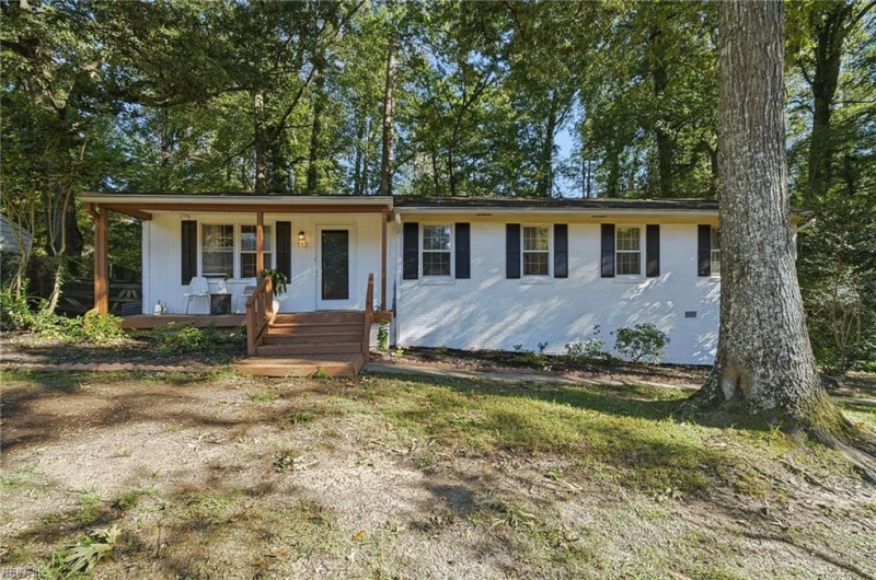 Photo 1 of 33 residential for sale in James City County virginia