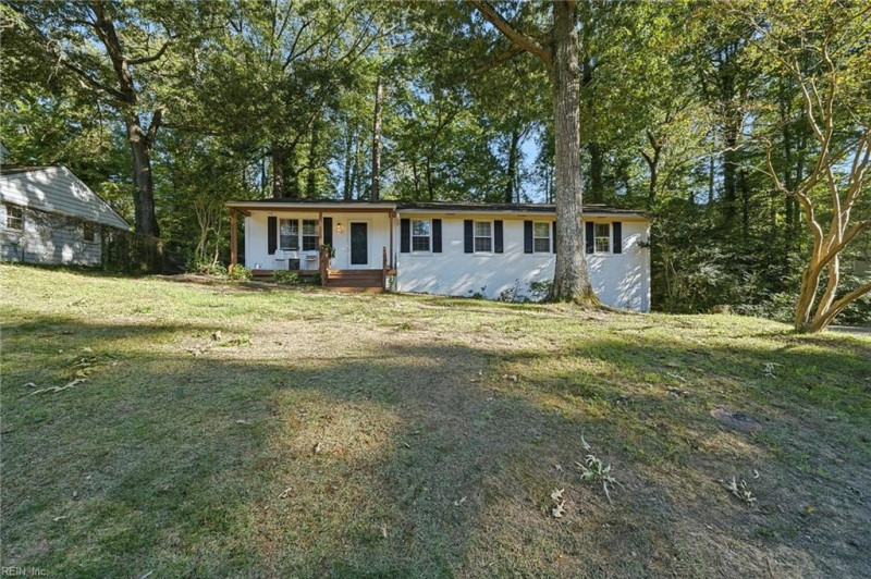 Photo 3 of 33 residential for sale in James City County virginia