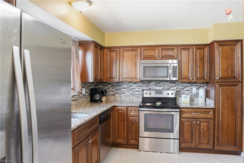Photo 3 of 34 residential for sale in Virginia Beach virginia