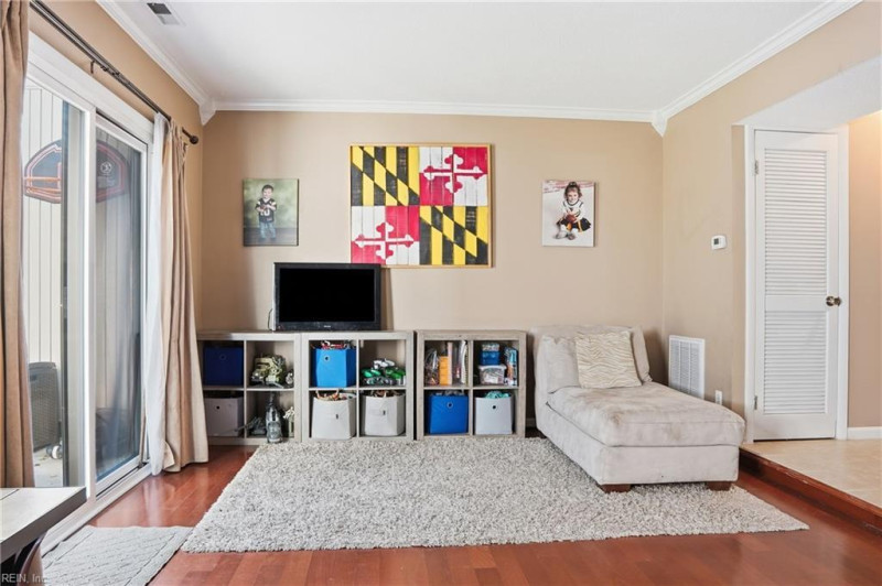 Photo 9 of 34 residential for sale in Virginia Beach virginia