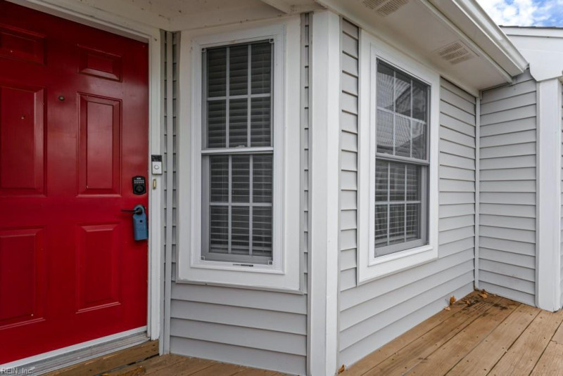 Photo 2 of 30 residential for sale in Virginia Beach virginia
