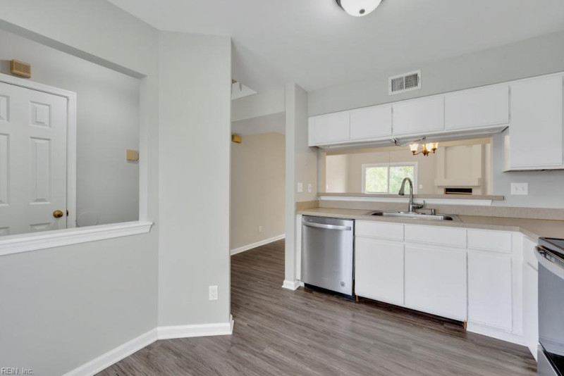 Photo 5 of 30 residential for sale in Virginia Beach virginia