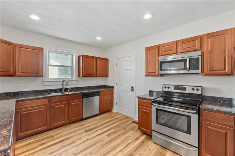 Photo 3 of 29 residential for sale in Portsmouth virginia Photo 3 of 29 residential for sale in Portsmouth virginia