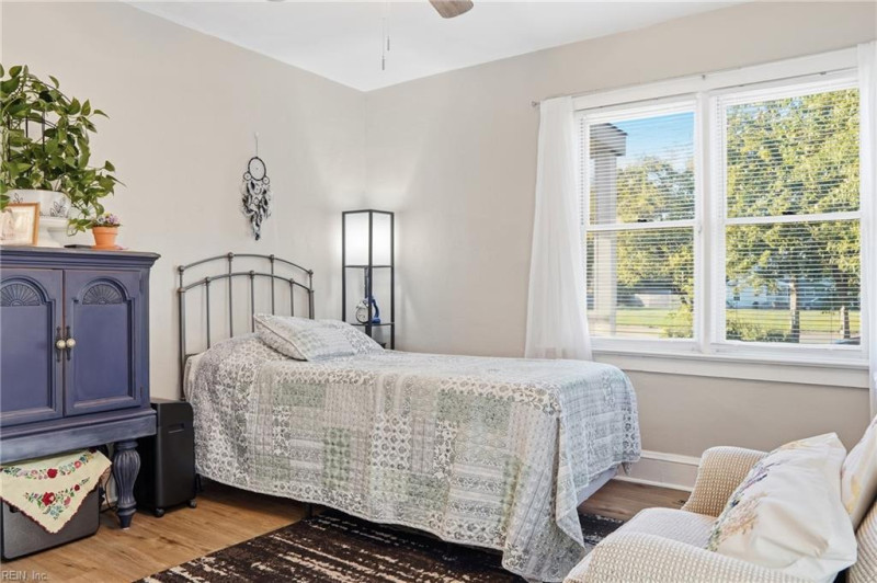 Photo 15 of 31 residential for sale in Portsmouth virginia