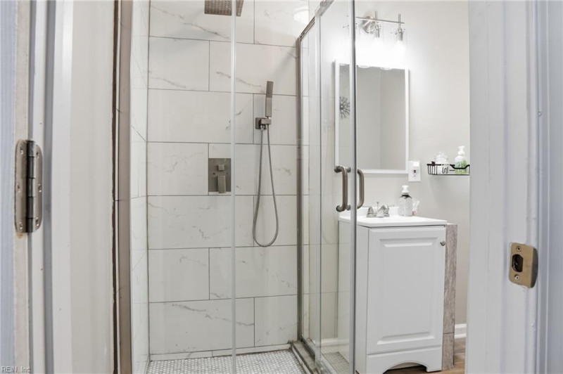 Photo 20 of 31 residential for sale in Portsmouth virginia
