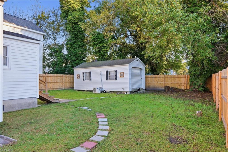 Photo 25 of 31 residential for sale in Portsmouth virginia