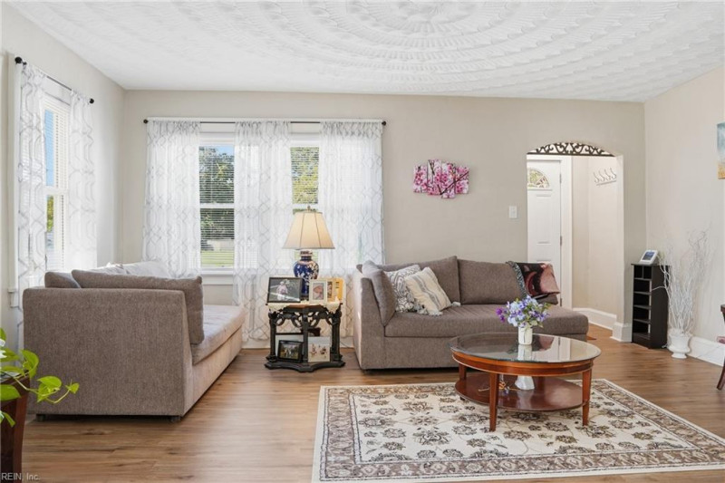 Photo 3 of 31 residential for sale in Portsmouth virginia
