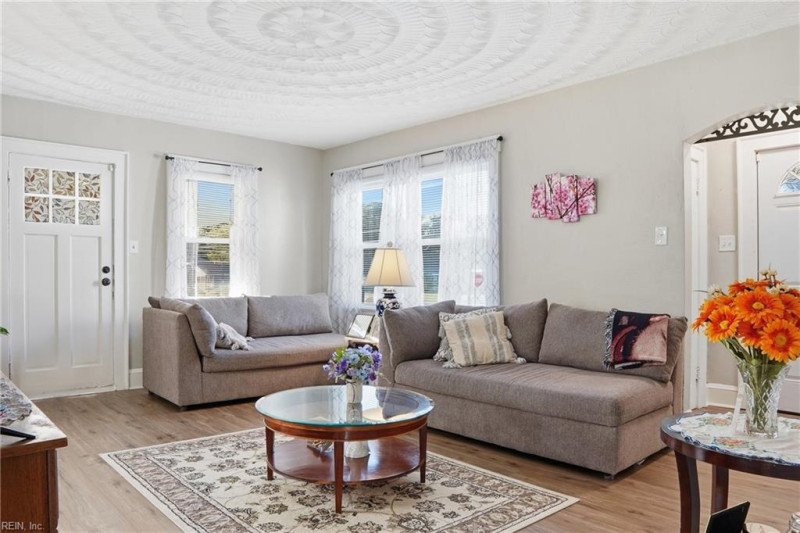 Photo 4 of 31 residential for sale in Portsmouth virginia