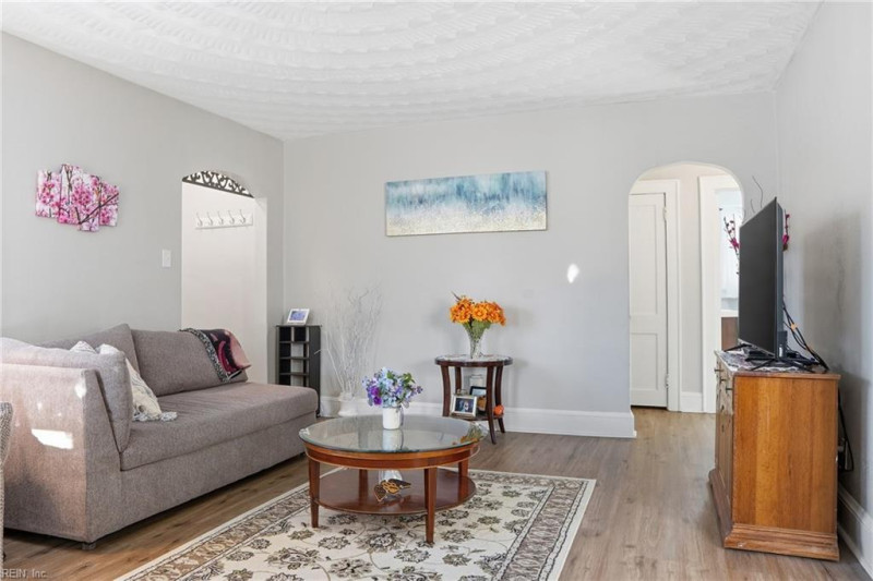 Photo 5 of 31 residential for sale in Portsmouth virginia