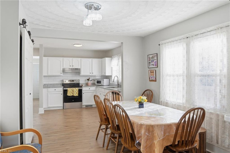 Photo 8 of 31 residential for sale in Portsmouth virginia