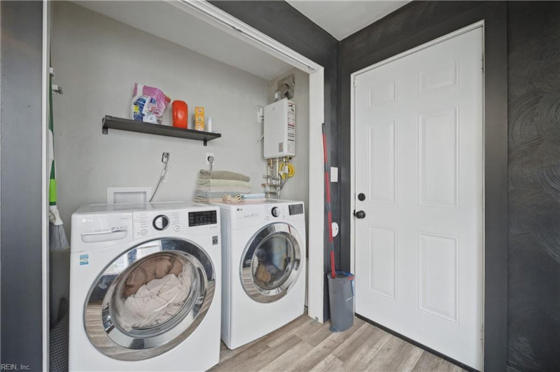 Photo 11 of 23 residential for sale in Norfolk virginia