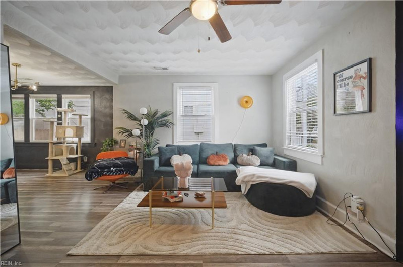 Photo 4 of 23 residential for sale in Norfolk virginia