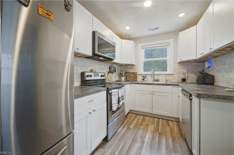 Photo 8 of 23 residential for sale in Norfolk virginia