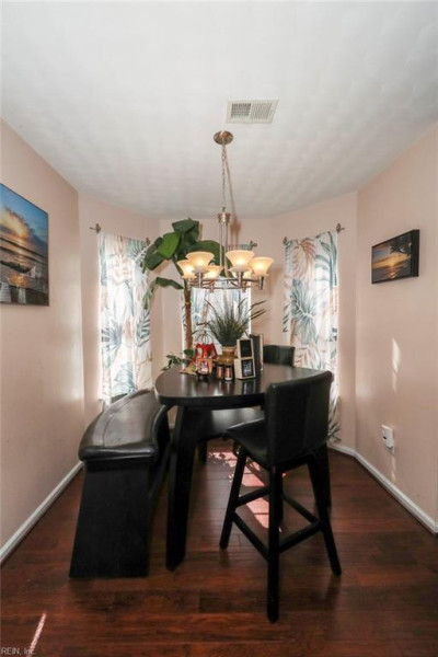 Photo 13 of 47 residential for sale in Chesapeake virginia