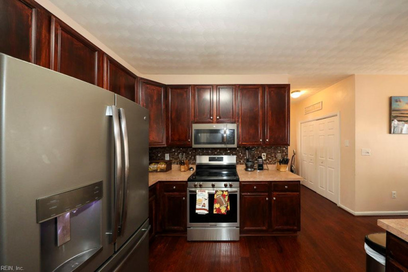 Photo 16 of 47 residential for sale in Chesapeake virginia