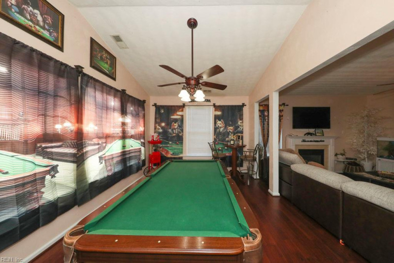 Photo 18 of 47 residential for sale in Chesapeake virginia