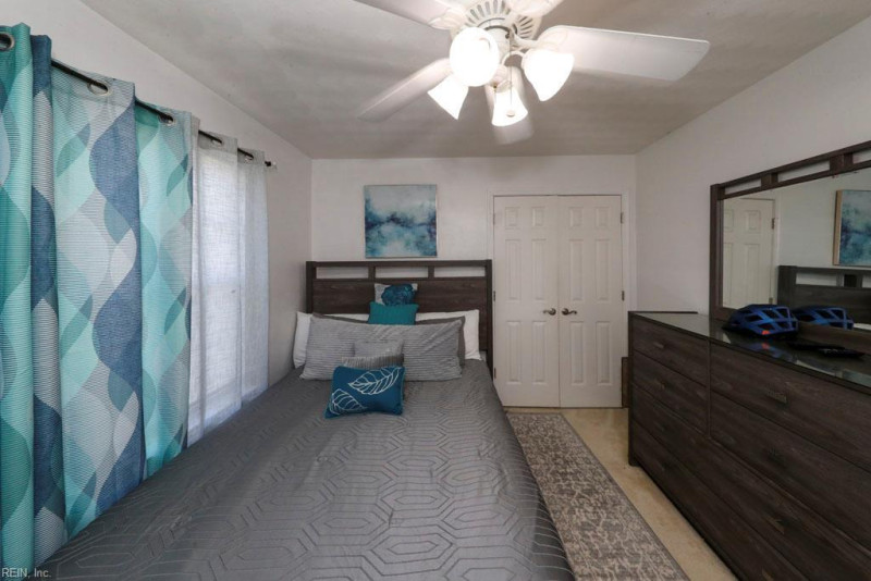 Photo 22 of 47 residential for sale in Chesapeake virginia