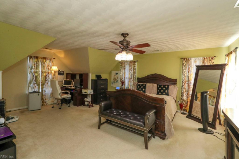 Photo 25 of 47 residential for sale in Chesapeake virginia