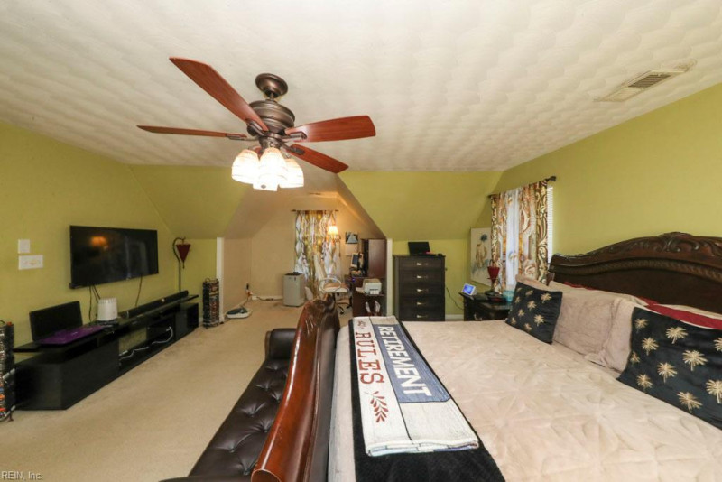 Photo 27 of 47 residential for sale in Chesapeake virginia
