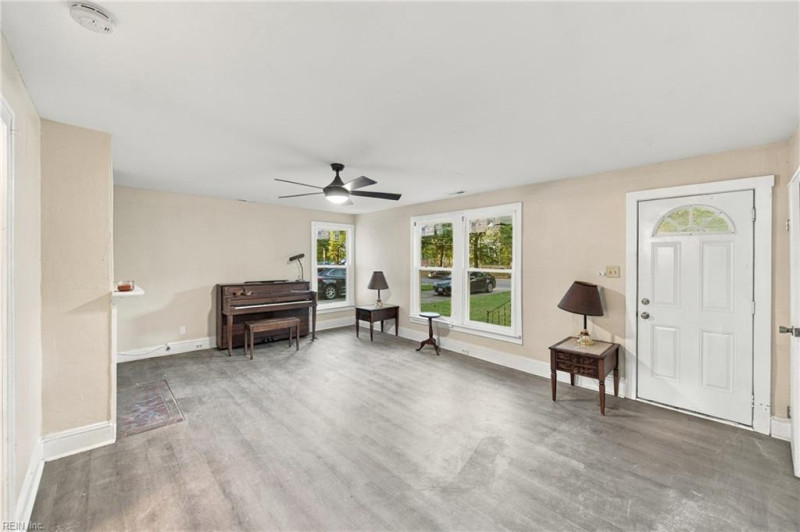Photo 11 of 39 residential for sale in Norfolk virginia