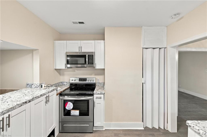 Photo 13 of 39 residential for sale in Norfolk virginia