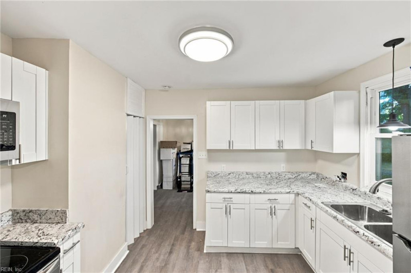 Photo 16 of 39 residential for sale in Norfolk virginia