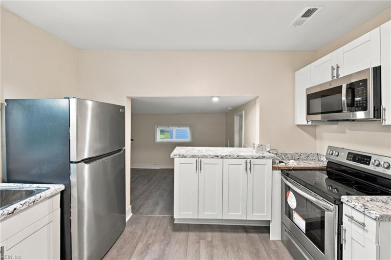 Photo 17 of 39 residential for sale in Norfolk virginia