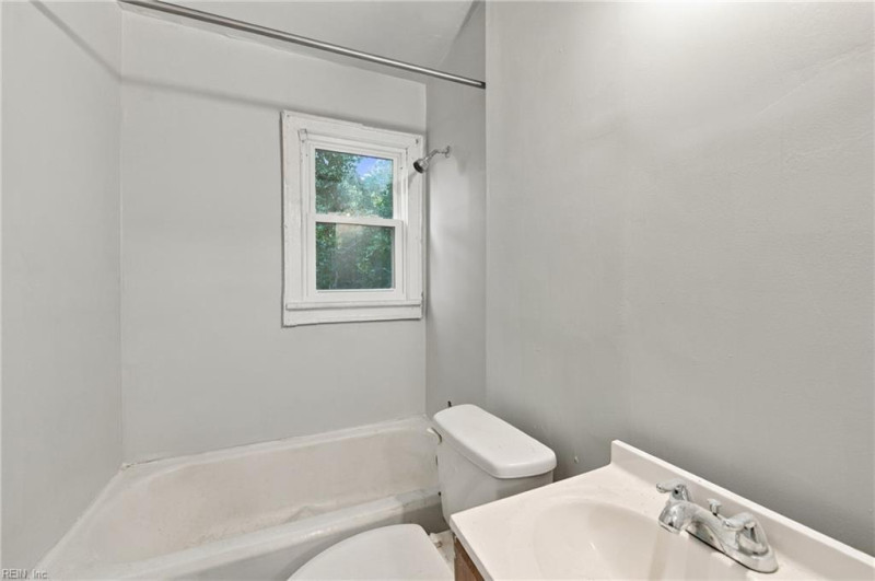 Photo 31 of 39 residential for sale in Norfolk virginia