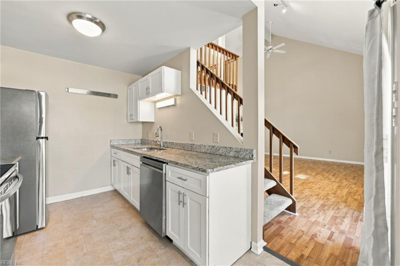 Photo 11 of 28 residential for sale in Virginia Beach virginia