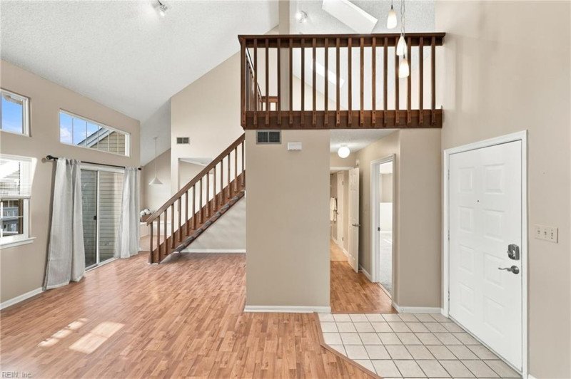 Photo 4 of 28 residential for sale in Virginia Beach virginia