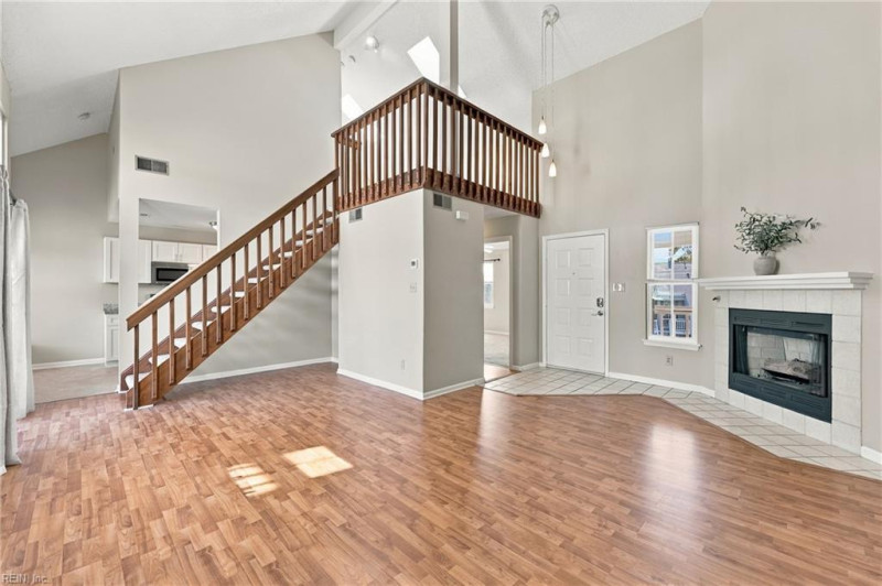 Photo 6 of 28 residential for sale in Virginia Beach virginia
