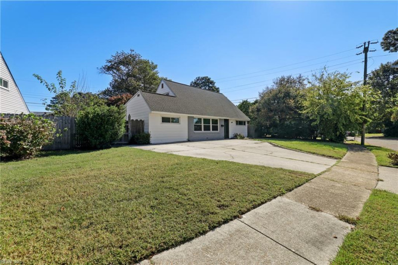 Photo 3 of 31 residential for sale in Norfolk virginia Photo 3 of 31 residential for sale in Norfolk virginia