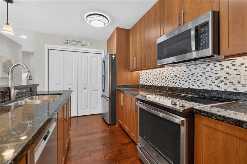 Photo 11 of 46 residential for sale in Virginia Beach virginia