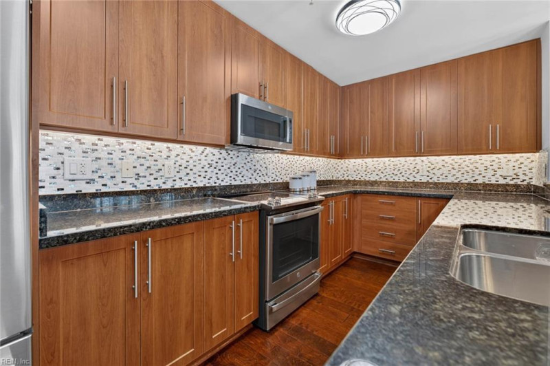 Photo 12 of 46 residential for sale in Virginia Beach virginia