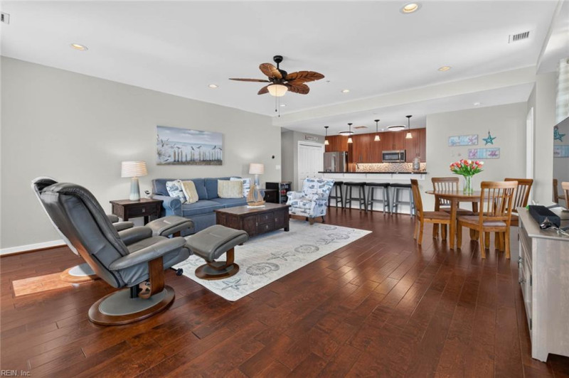 Photo 4 of 46 residential for sale in Virginia Beach virginia