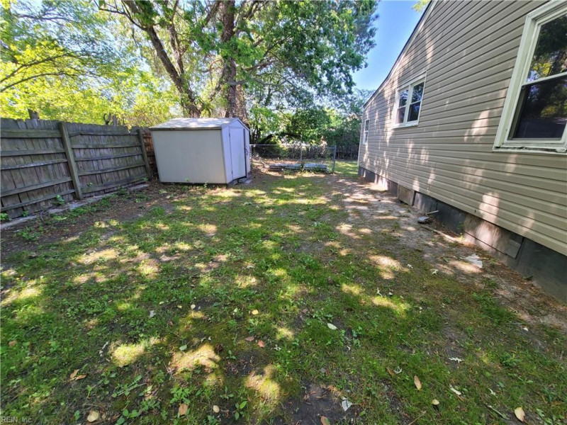 Photo 11 of 13 residential for sale in Norfolk virginia