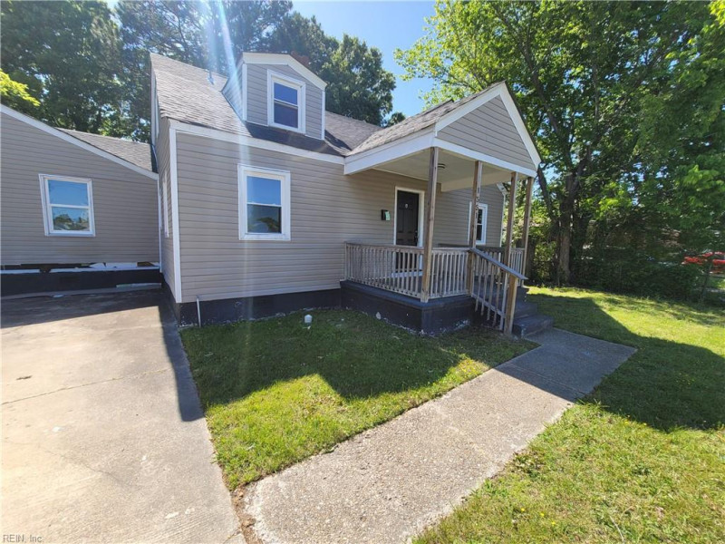Photo 3 of 13 residential for sale in Norfolk virginia