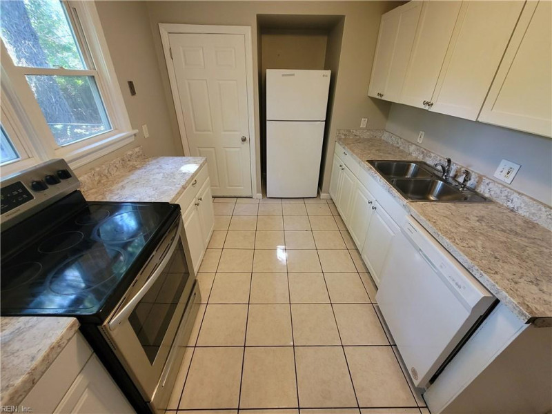 Photo 5 of 13 residential for sale in Norfolk virginia