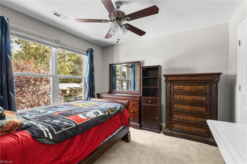 Photo 16 of 20 residential for sale in Chesapeake virginia