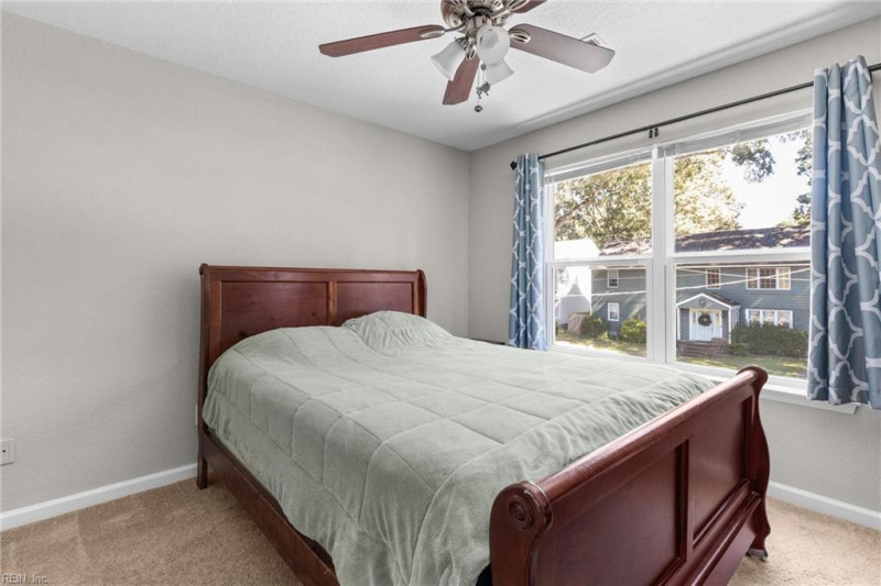Photo 17 of 20 residential for sale in Chesapeake virginia