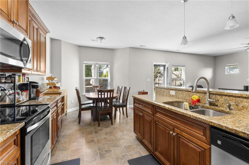 Photo 7 of 20 residential for sale in Chesapeake virginia