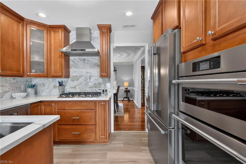 Photo 10 of 40 residential for sale in Chesapeake virginia