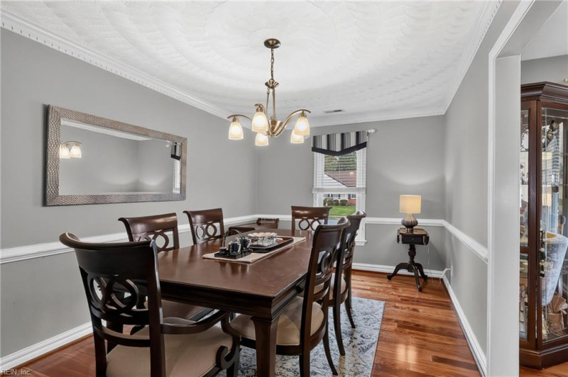 Photo 18 of 40 residential for sale in Chesapeake virginia