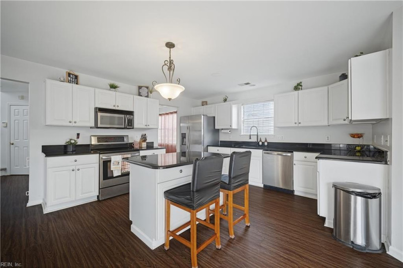 Photo 10 of 35 residential for sale in Virginia Beach virginia